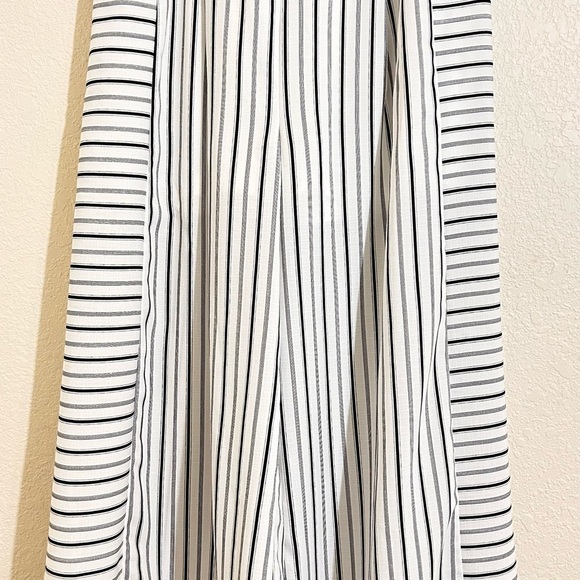 Doe & Rae Wide Leg Cropped Striped Pants Size M - Picture 1 of 8